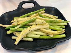 芦笋和小玉米-橘酱餐厅