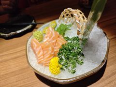 鲜得很三文鱼刺身-隐月· 㐂和食屋(芝罘万达公馆店)