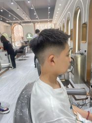 -妃格美发沙龙·烫发·染发