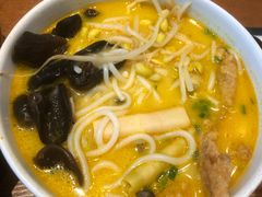 金汤酥肉酸辣米线-云海肴·汽锅鸡·云南菜(苏州中心店)