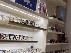 -美式眼镜·授权蔡司.依视路.尼康.豪雅.明月(南翔印象城店)
