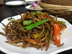 茶树菇炒牛肉-悟长年潮汕菜砂锅粥(圣熙8号店)