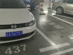 -白玉兰广场停车场