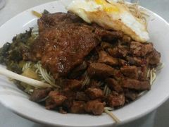 辣肉+大排+荷包蛋+葱油拌面-小无锡面馆