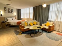 -南宁世纪君悦大酒店(青秀万达滨湖路地铁站店)