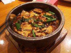 -有红鸡毛店·川菜(建设路店)