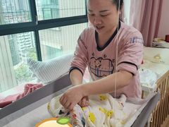 -鲸鱼妈妈月嫂/育婴师定制