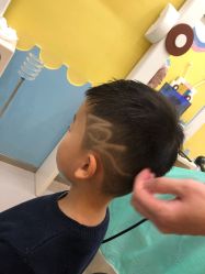 -爆米花儿童美发乐园