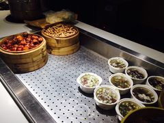-凤冠假日酒店自助餐