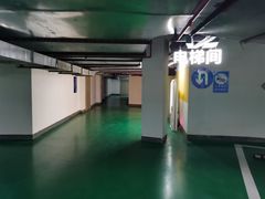 -静安大融城·停车场