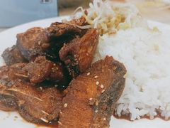 焦糖烟熏鱼饭-北大家园食堂
