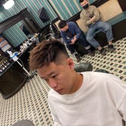-海文先生国潮烫染男士理发馆
