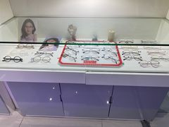 -提一眼镜·蔡司·依视路(小寨店)