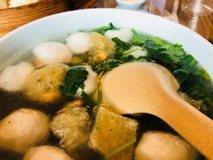 香菜鱼圆汤-双塔老饭店