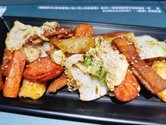 -八月美食小馆(银泰城总店)