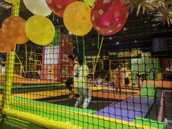 -蹦蹦跳跳(新奥购物中心店)