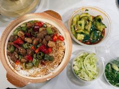 香辣肥牛粒煲仔饭-同仁四季椰子鸡(海岸城天利店)