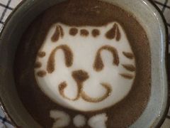 拿铁-海边的猫和咖啡馆