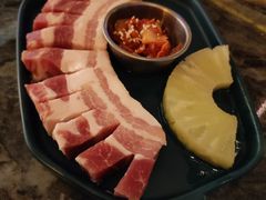 精选五花肉厚肚腩-义气烤肉餐吧(大族广场店)