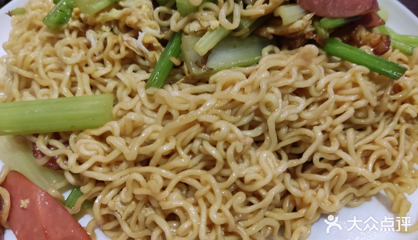 高沙这边超赞的一家烧烤店 「辣炒鸡架」鸡架炒的很香