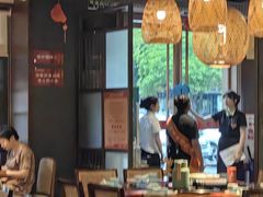 -魏铭鱼头捞饭(晋阳路店)