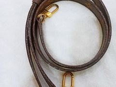 -爱革·洗衣改衣·洗鞋修鞋·洗包修包·奢侈品护理(宝地广场店)