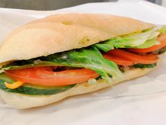 烤牛肉恰帕塔法棍三明治-巴黎贝甜(大宁国际商业广场店)