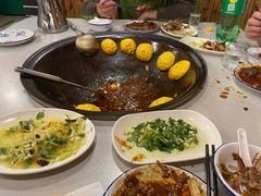 -小火炕铁锅炖鱼