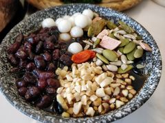 冰粉-菌子鲜汤野生菌锅