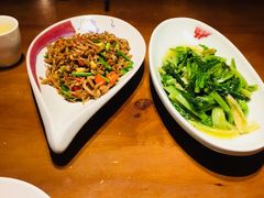 -阿瓦山寨·湘菜现炒·剁椒鱼头王(咸阳总店)