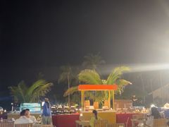 -亚龙湾希尔顿自助餐厅·海鲜·烧烤·沙滩BBQ·现场乐队