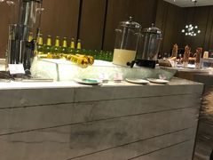 -飨食汇全日制餐厅·昆山皇冠假日酒店(九方店)
