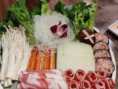 -三人行骨头王火锅(长寿店)