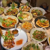 听说是广州火到排不上队的泰料开过来东莞