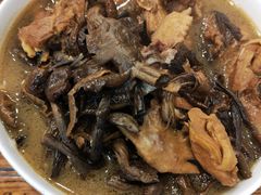 小鸡炖蘑菇-百瑞谷饭庄