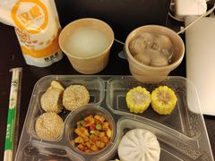 -桔子酒店(上海西藏北路地铁站店)