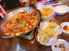 -富正毅三下锅·湘西韵味(天门山索道店)