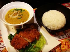 咖喱劲脆厚切猪扒饭-沙嗲王(加拿芬店)