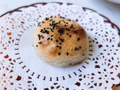 酥皮烤包子-董小西的凉皮和椒麻鸡(三元桥店)