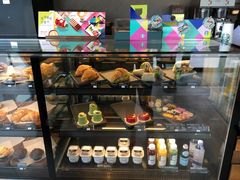 面包甜点陈列柜-星巴克臻选(上海长风大悦城店)