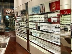-LensCrafters亮视点·OAKLEY精选(静安嘉里中心店)
