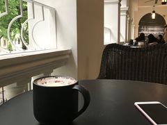 靠窗位-星巴克臻选(广州沙面店)