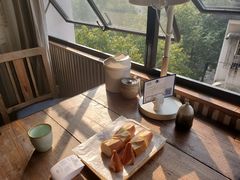 靠窗位-仙峰天然面包(迎宾路店)