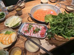 -野山舂·贵州现舂酸汤火锅(鸿通城店)