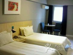 -白玉兰商务酒店(上海陆家嘴滨江店)