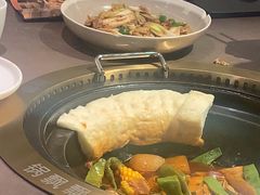-锅飘飘·东北铁锅炖(雨花客厅店)