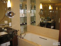 bathroom&nbsp;a-上海波特曼丽思卡尔顿酒店