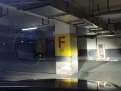 -绿地·新都会-地下停车场