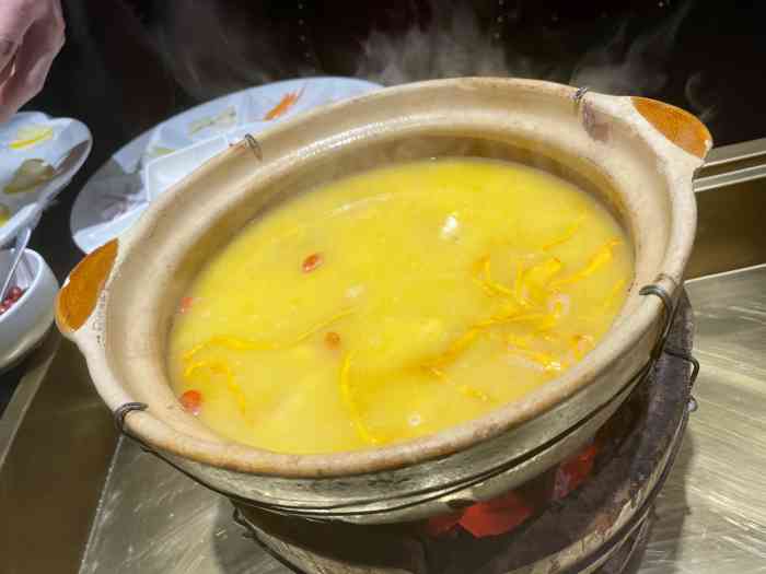 朱雀打边炉(淮海店)-"最近疫情又开始反复,但也阻止不了难得的姐.