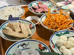 -刘姐啤酒鱼民族演艺餐厅(西街总店)